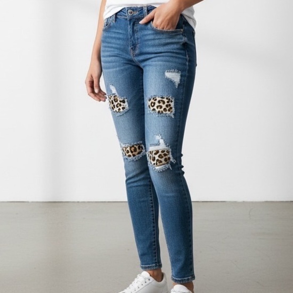 Judy Blue Skinny Jeans Medium Wash Distressed Leopard Print 5/27 mob wife edgy